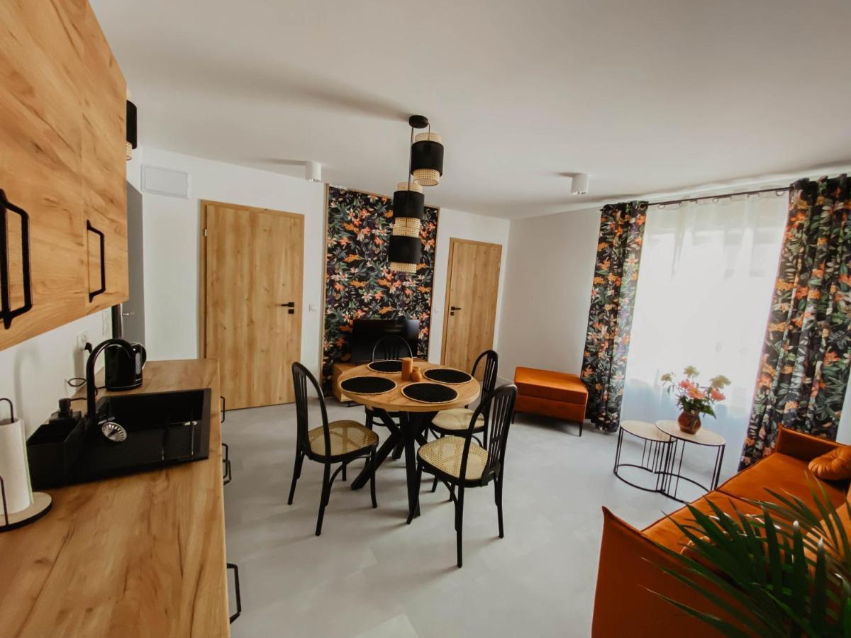 Cztery Pory Roku Apartman Wiele Kültér fotó