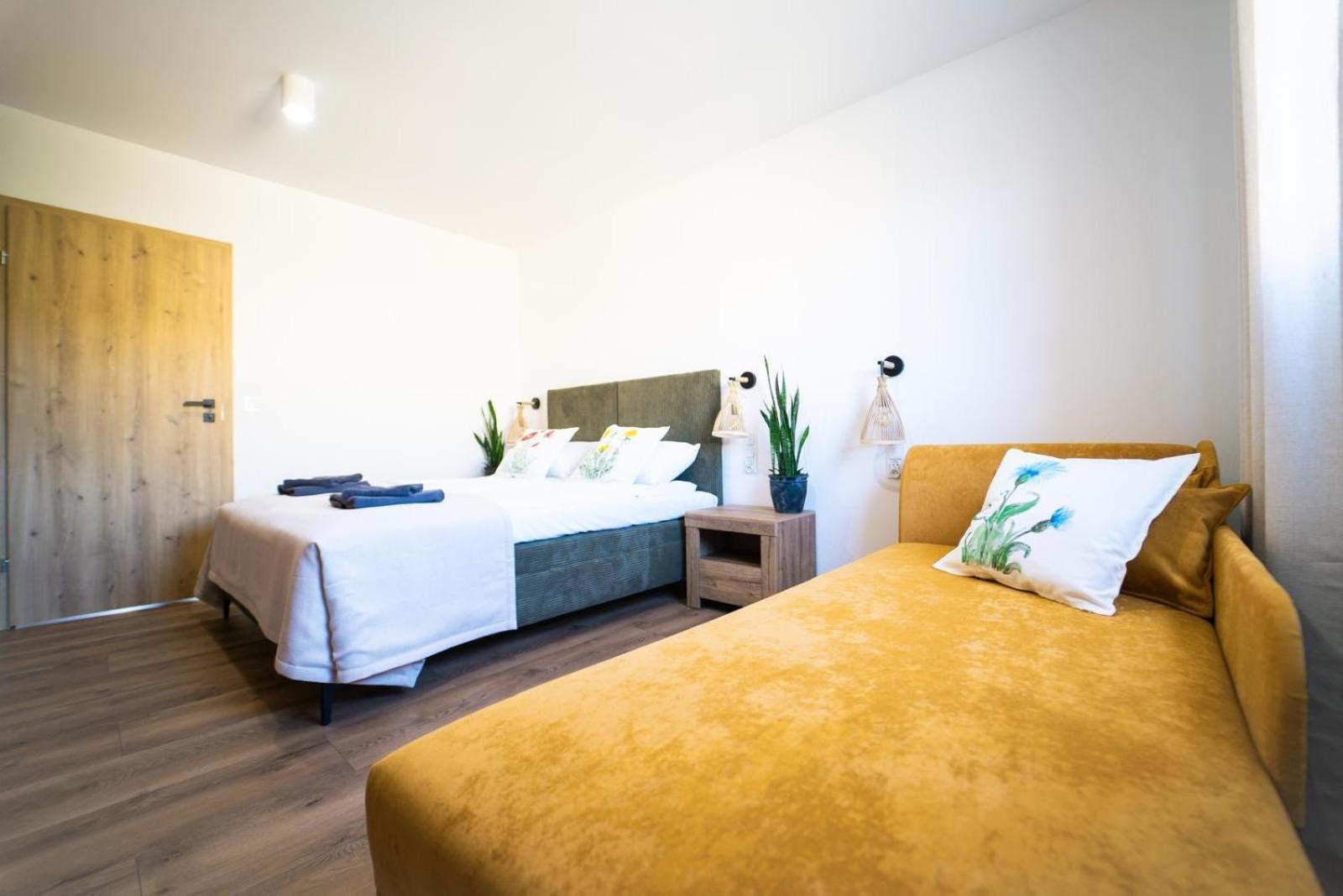 Cztery Pory Roku Apartman Wiele Kültér fotó