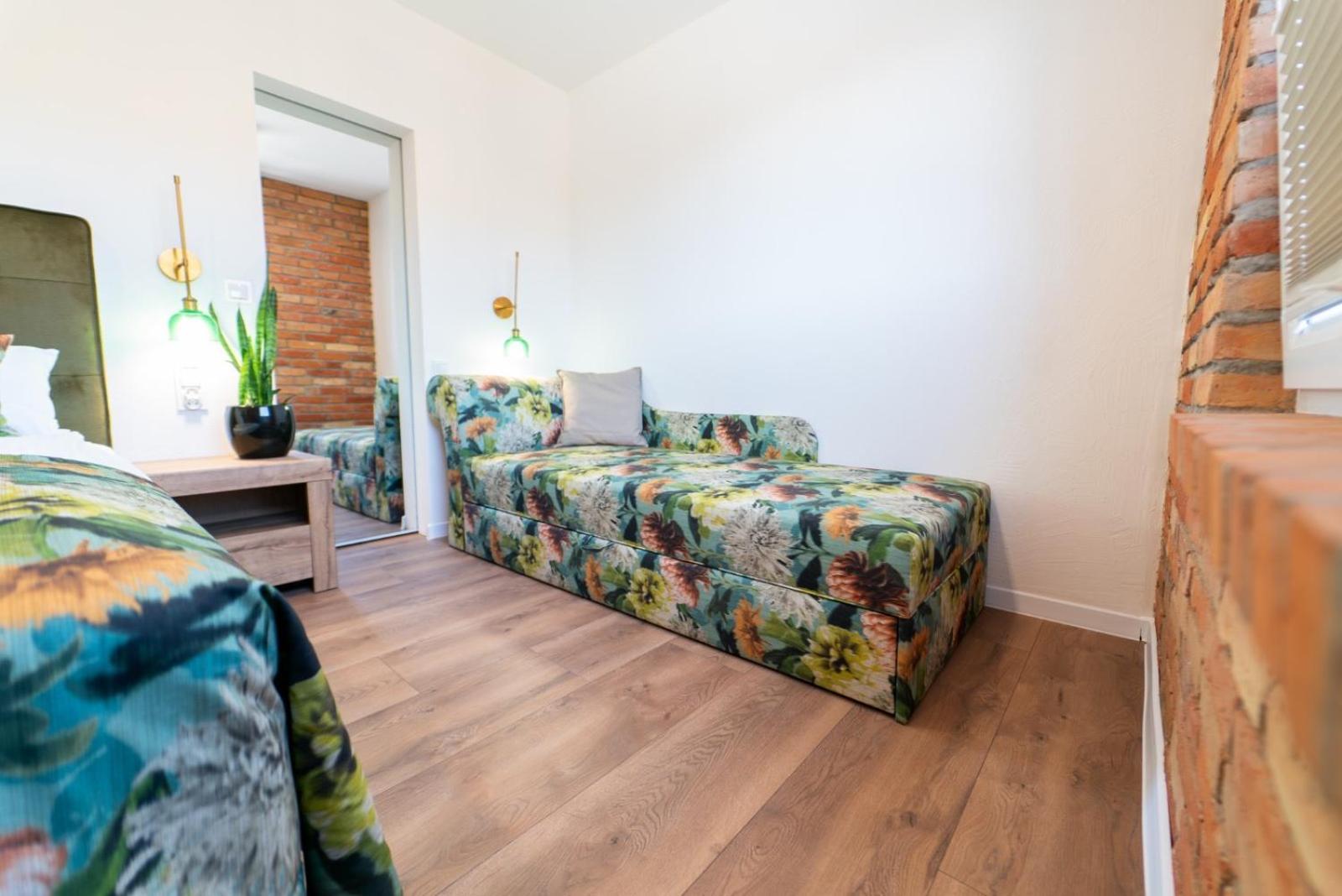 Cztery Pory Roku Apartman Wiele Kültér fotó
