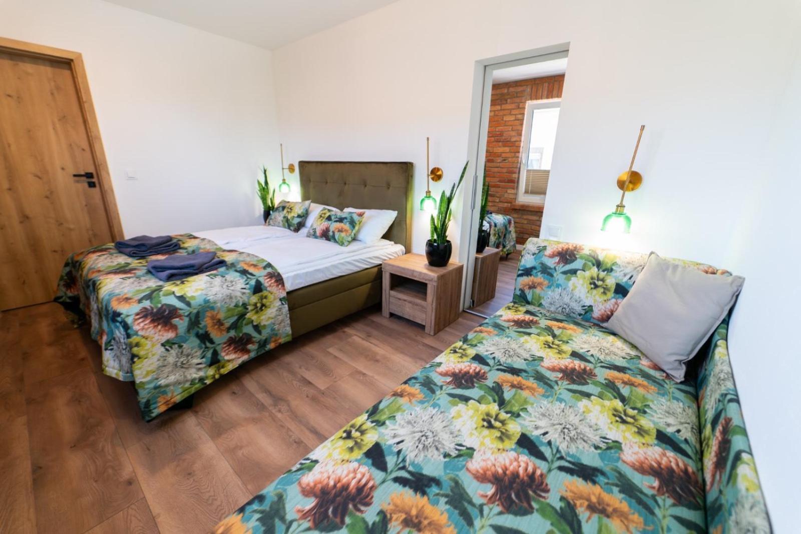 Cztery Pory Roku Apartman Wiele Kültér fotó